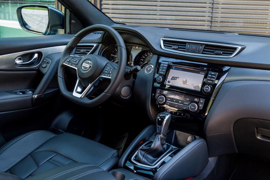 Интерьер Nissan Qashqai 2017 года  (WW) (фото 11 из 64)